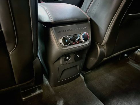 Used 2025 Ford Explorer ST AWD/4WD image 26
