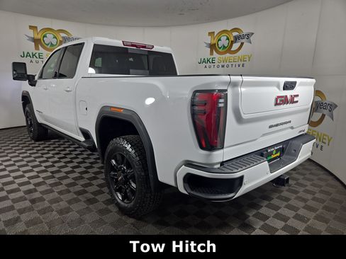 Used 2024 GMC Sierra 2500 AT4 w/ AT4 Premium Plus Package AWD/4WD image 6