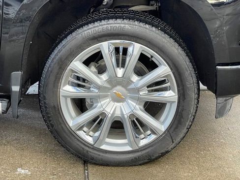 Used 2024 Chevrolet Silverado 1500 High Country w/ High Country Premium Package image 8