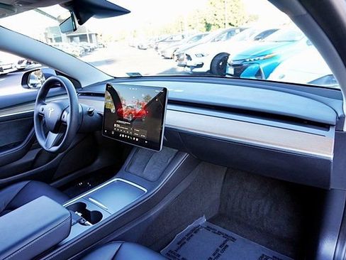 Used 2023 Tesla Model 3 Standard Range RWD image 10