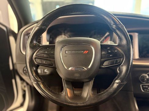 Used 2020 Dodge Charger SXT w/ Blacktop Package image 17