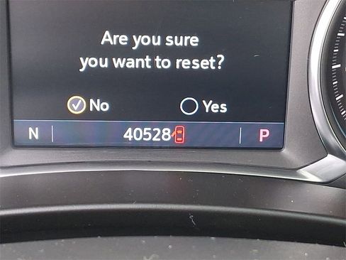 Used 2022 Chevrolet Equinox Premier image 13