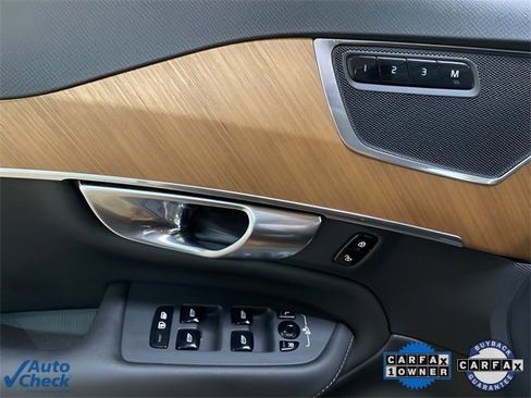 Used 2025 Volvo XC90 B6 Plus image 29