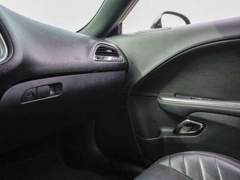 Used 2016 Dodge Challenger SRT Hellcat image 40