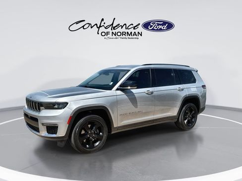 Used 2023 Jeep Grand Cherokee L Limited RWD image 4