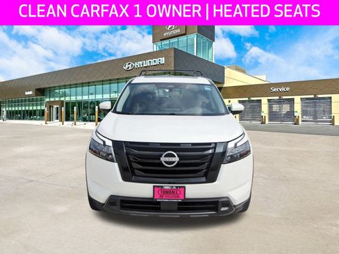 Used 2024 Nissan Pathfinder SV w/ SV Premium Package image 2