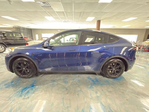 Used 2021 Tesla Model Y Long Range AWD/4WD image 4