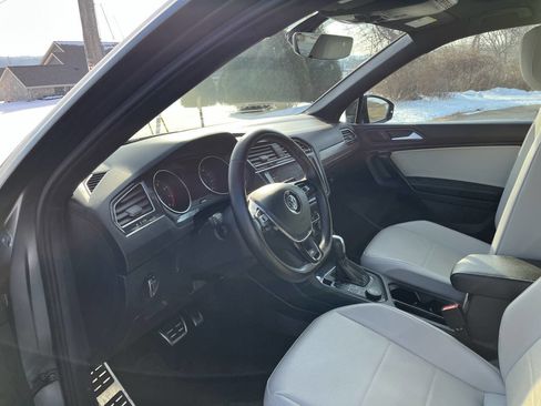 Used 2021 Volkswagen Tiguan SE R-Line w/ 3rd Row Seat Package image 11