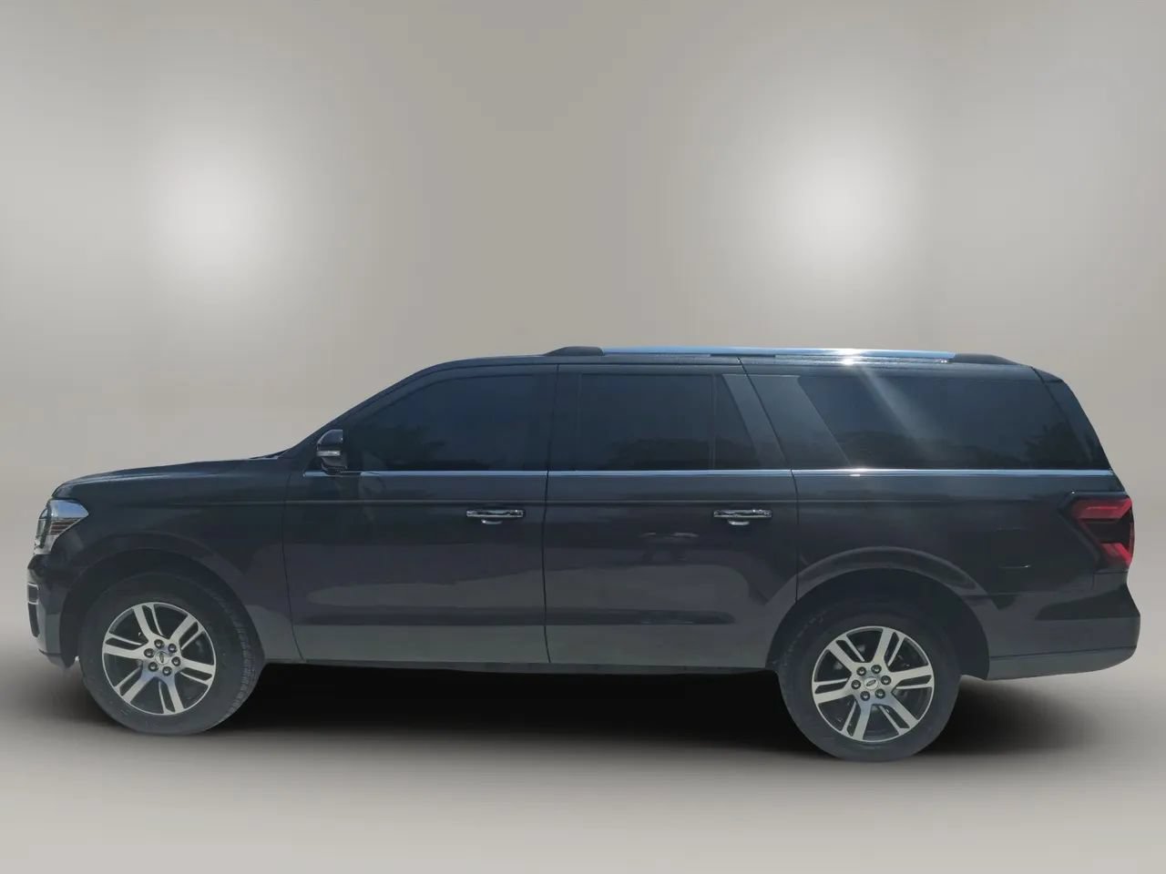Used 2022 Ford Expedition Max Limited RWD image 3