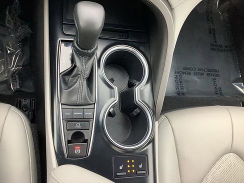 Used 2018 Toyota Camry XSE image 28