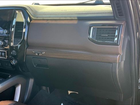 Used 2022 Nissan Titan Platinum Reserve w/ Moonroof Package image 21