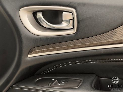 Used 2020 INFINITI QX60 Luxe w/ Essential Package FWD image 28