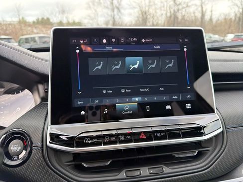 New 2026 Jeep Compass Limited image 18