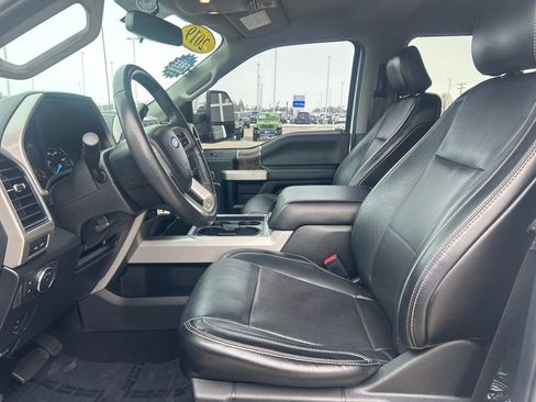 Used 2019 Ford F250 Lariat w/ Chrome Package image 18