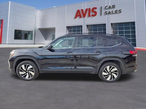 Used 2025 Volkswagen Atlas SE FWD image 11