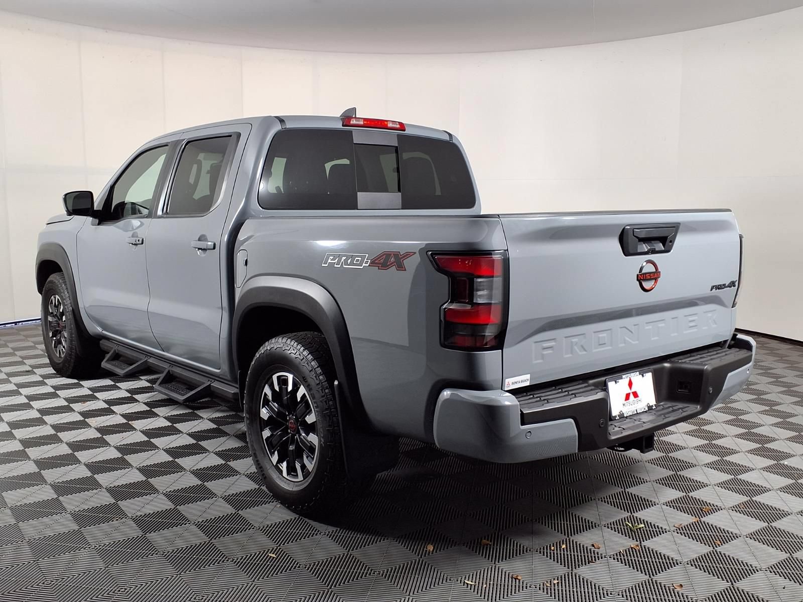 Used 2023 Nissan Frontier PRO-4X w/ Pro Convenience Package AWD/4WD image 5