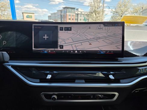 Used 2025 BMW X6 xDrive40i AWD/4WD image 16