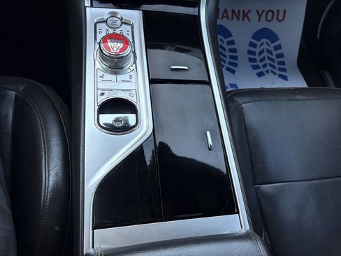 Used 2015 Jaguar XF Sport image 17