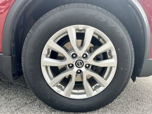 Used 2019 Nissan Rogue SV AWD/4WD image 9