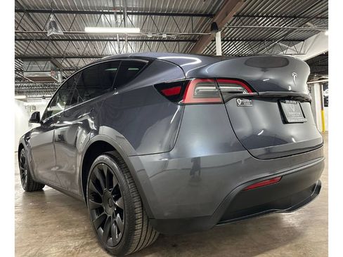 Used 2022 Tesla Model Y Long Range image 14