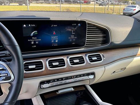 Used 2022 Mercedes-Benz GLS 450 4MATIC image 32