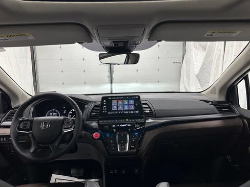 Used 2025 Honda Odyssey Elite image 38