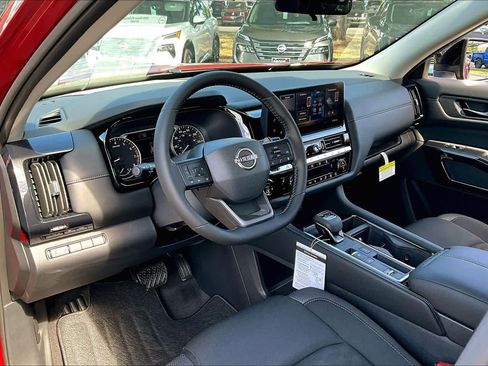 New 2026 Nissan Pathfinder SV image 8