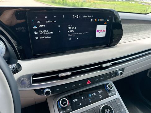 Used 2025 Hyundai Palisade Calligraphy FWD image 16