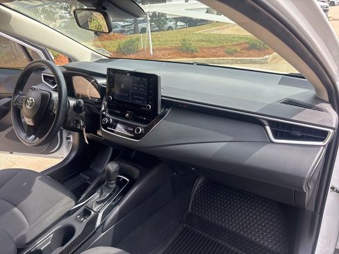 Used 2022 Toyota Corolla LE image 43