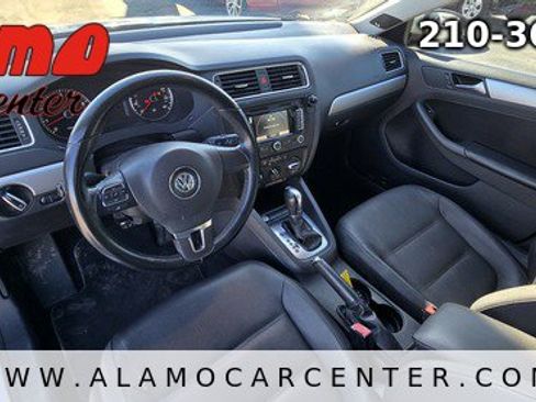 Used 2012 Volkswagen Jetta SEL image 34