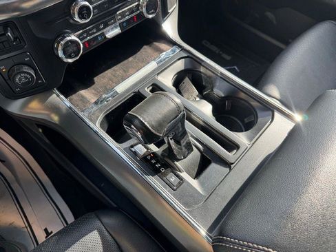 Used 2021 Ford F150 Lariat w/ Max Trailer Tow Package image 18