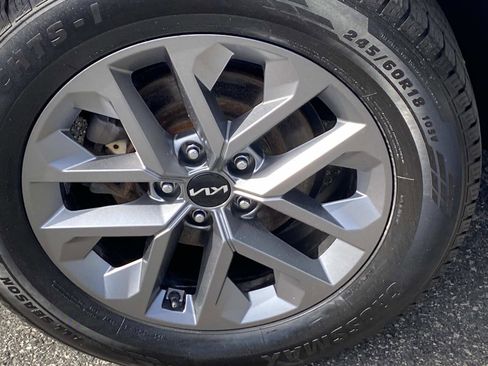 Used 2023 Kia Telluride LX AWD/4WD image 25