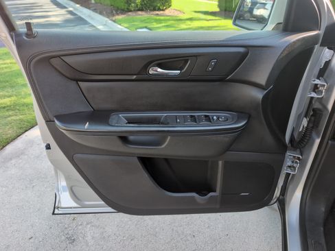 Used 2014 Chevrolet Traverse LT AWD/4WD image 14