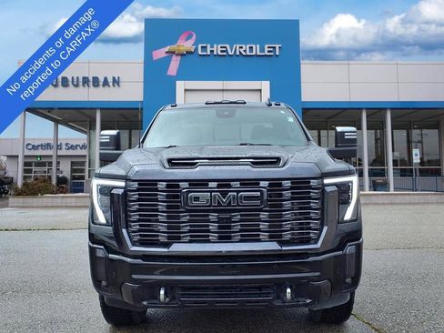 Used 2024 GMC Sierra 3500 Denali Ultimate image 2