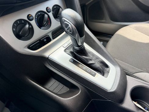 Used 2014 Ford Focus SE FWD image 37