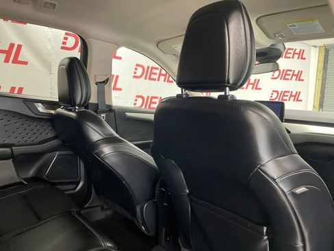 Used 2020 Ford Escape SEL FWD image 12