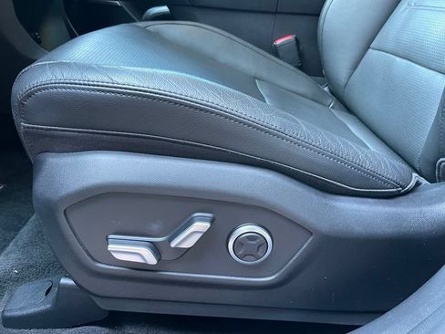 Used 2025 Hyundai Santa Fe Limited FWD image 11