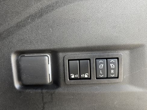 Used 2024 Chevrolet Tahoe RST w/ Luxury Package image 37