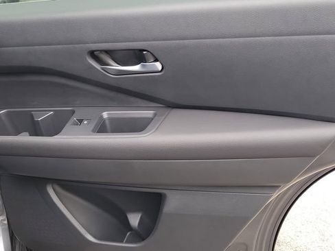 New 2026 Nissan Pathfinder SL FWD image 31