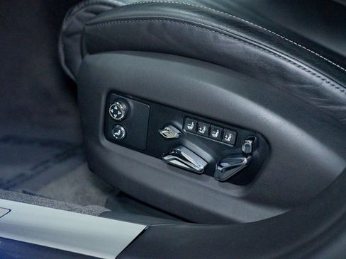 Used 2021 Bentley Flying Spur V8 AWD/4WD image 38