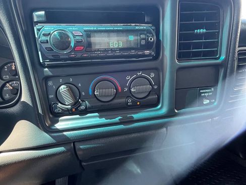 Used 2001 GMC Sierra 1500 2WD Regular Cab image 17