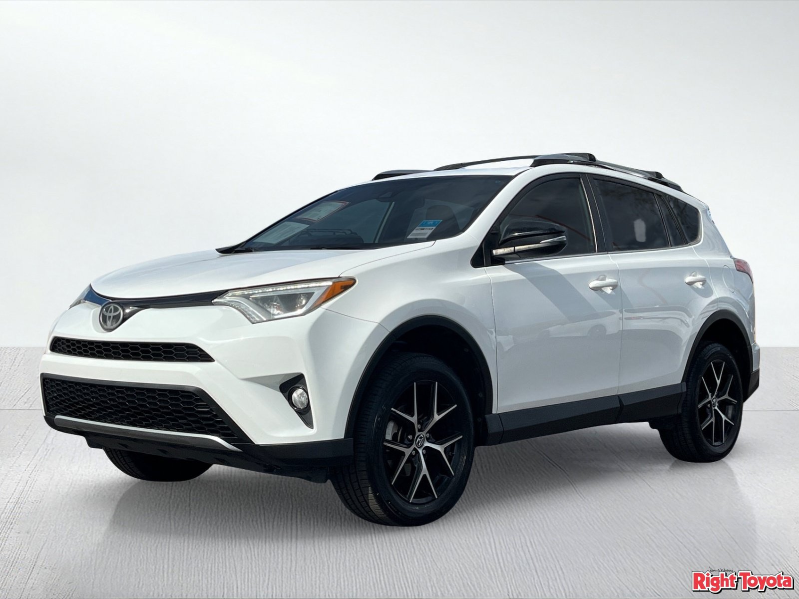 Certified 2017 Toyota RAV4 SE FWD image 2