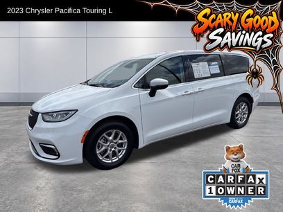 Used 2023 Chrysler Pacifica Touring-L