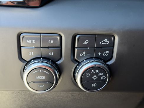 Used 2022 GMC Sierra 1500 AT4 w/ AT4 Preferred Package image 31