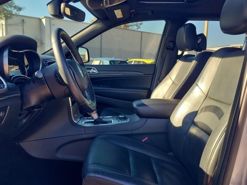 Used 2019 Jeep Grand Cherokee Limited image 24