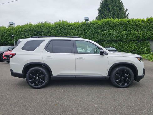 New 2026 Honda Pilot Black Edition image 8
