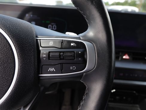 Used 2023 Kia Sportage EX AWD/4WD image 24
