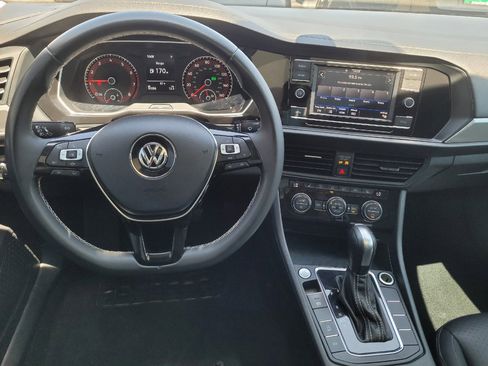 Used 2021 Volkswagen Jetta SE FWD image 21