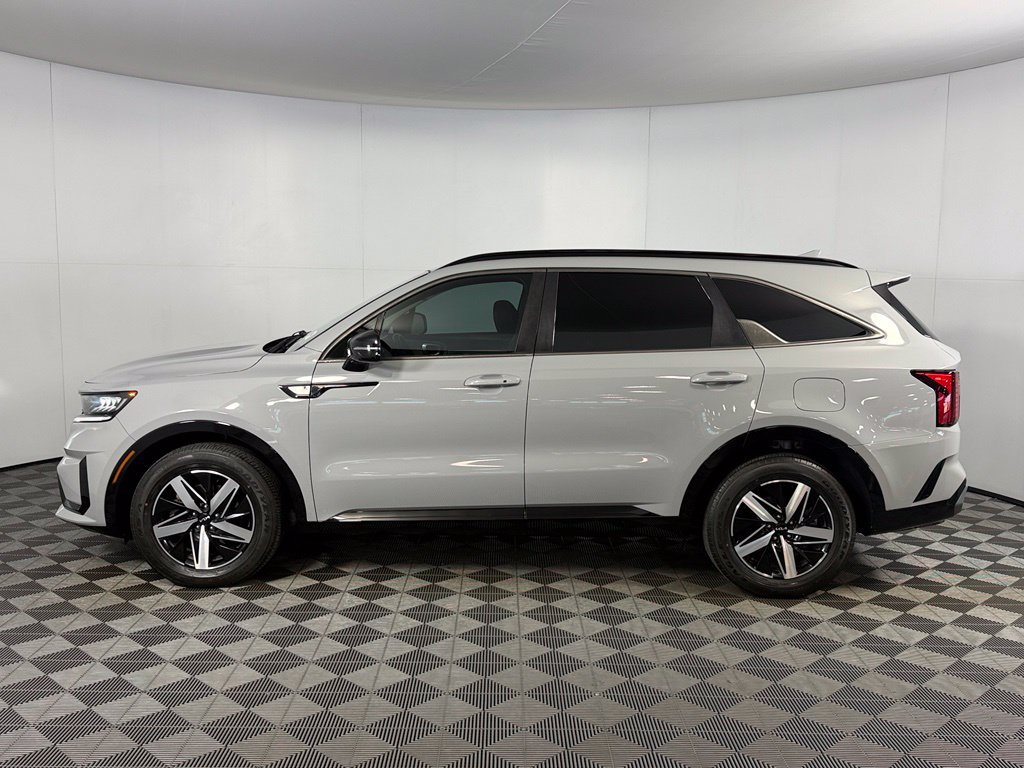 Used 2023 Kia Sorento EX w/ Panoramic Sunroof Package FWD image 10