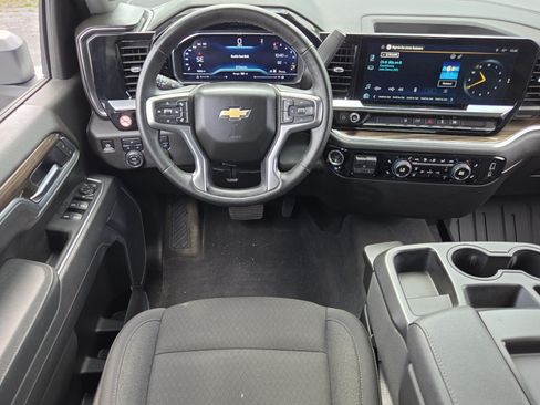 Certified 2025 Chevrolet Silverado 2500 LT w/ Convenience Package AWD/4WD image 11